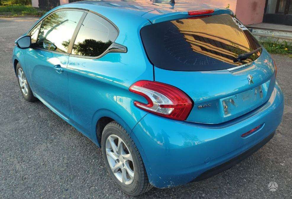 Peugeot 208 dalimis
