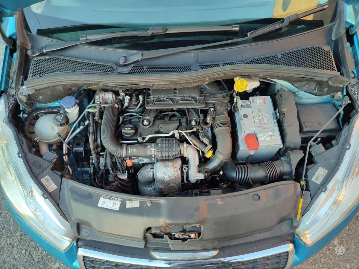 Peugeot 208 for parts