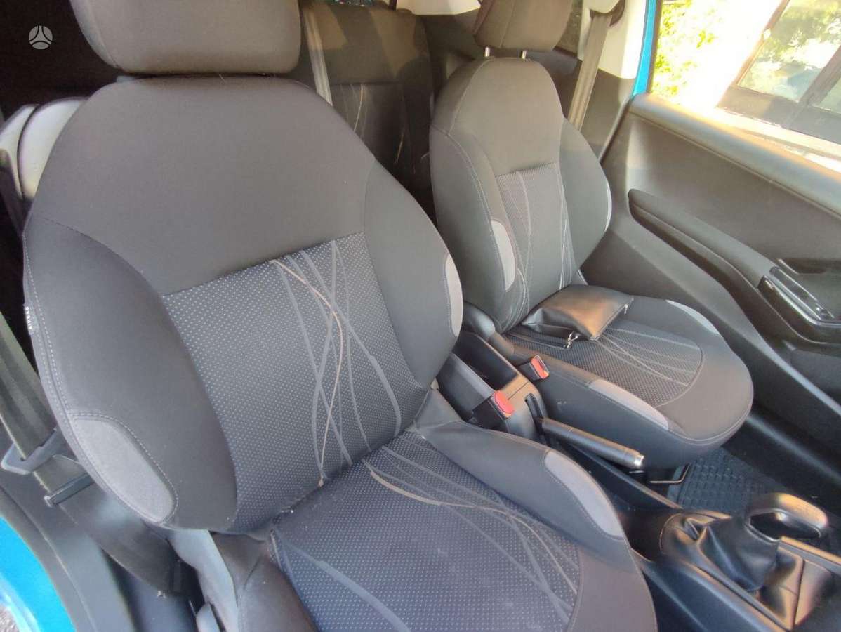 Peugeot 208 по частям