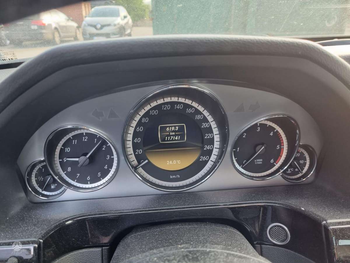 Mercedes-Benz E220 Rida 117 tks km