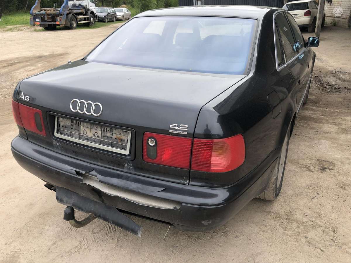 Audi A8 rezerves daļās