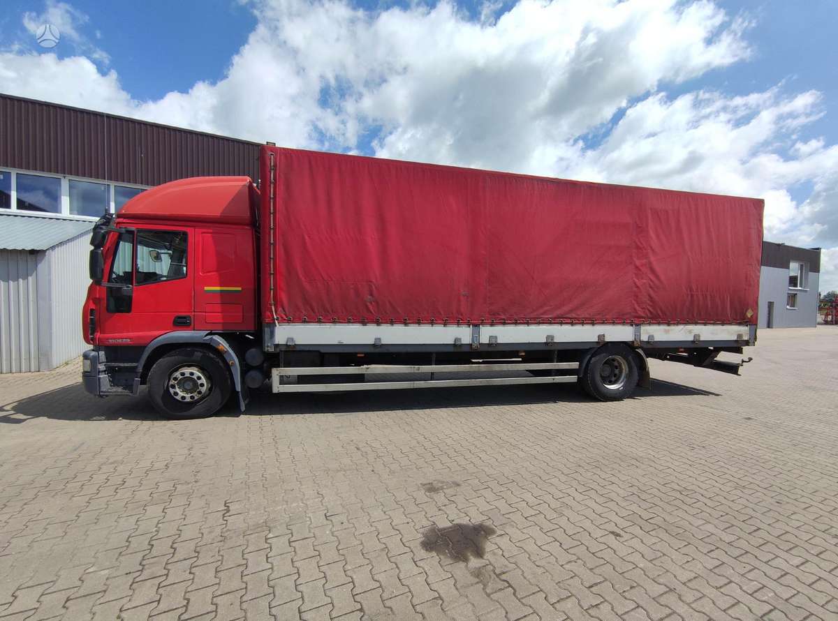 Iveco 180E28, dropside trucks with tarpaulin