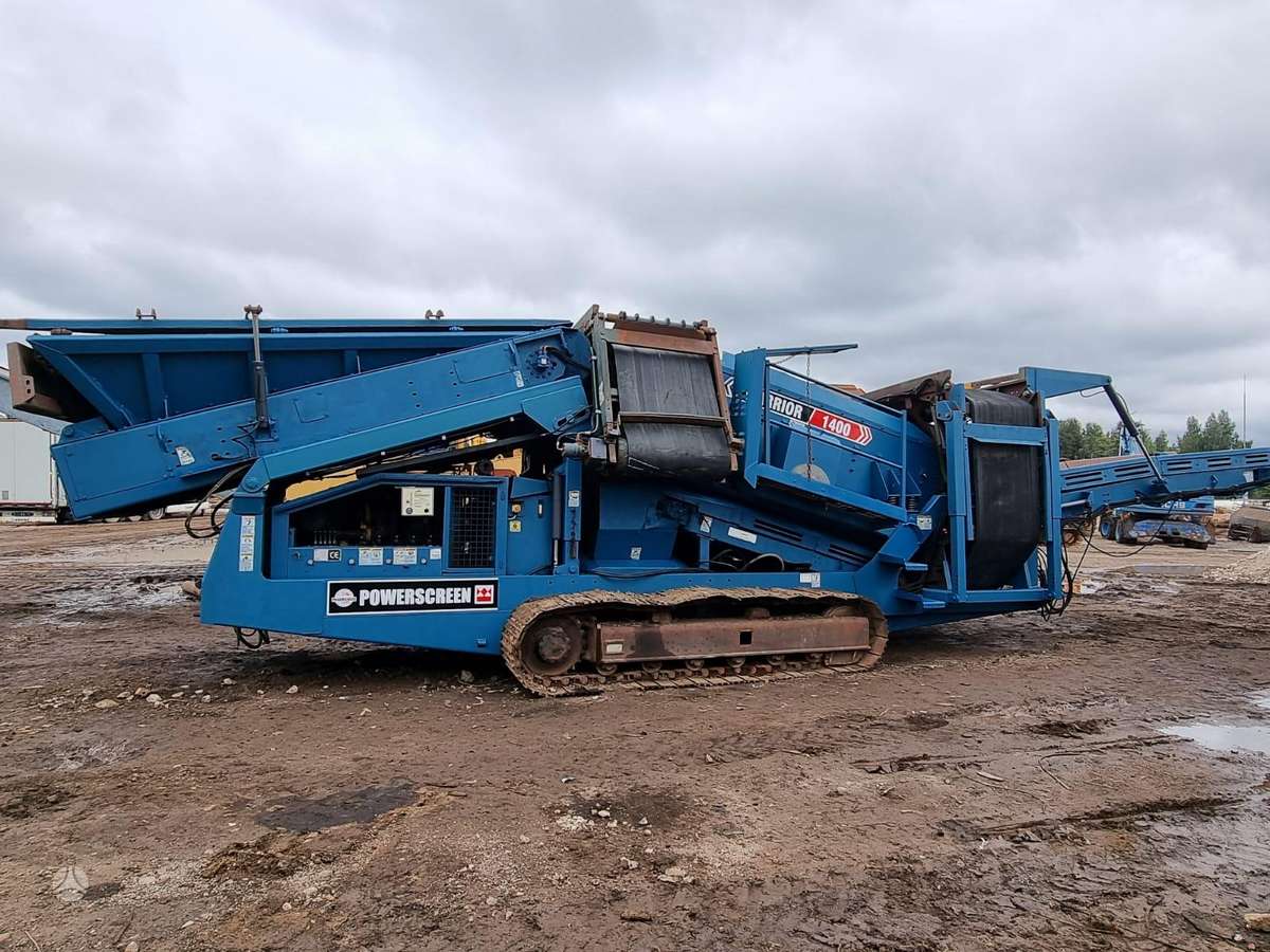 Power screen Warrior 1400, screening
