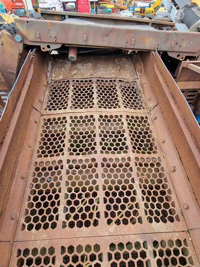 Power screen Warrior 1400, sijotuvai