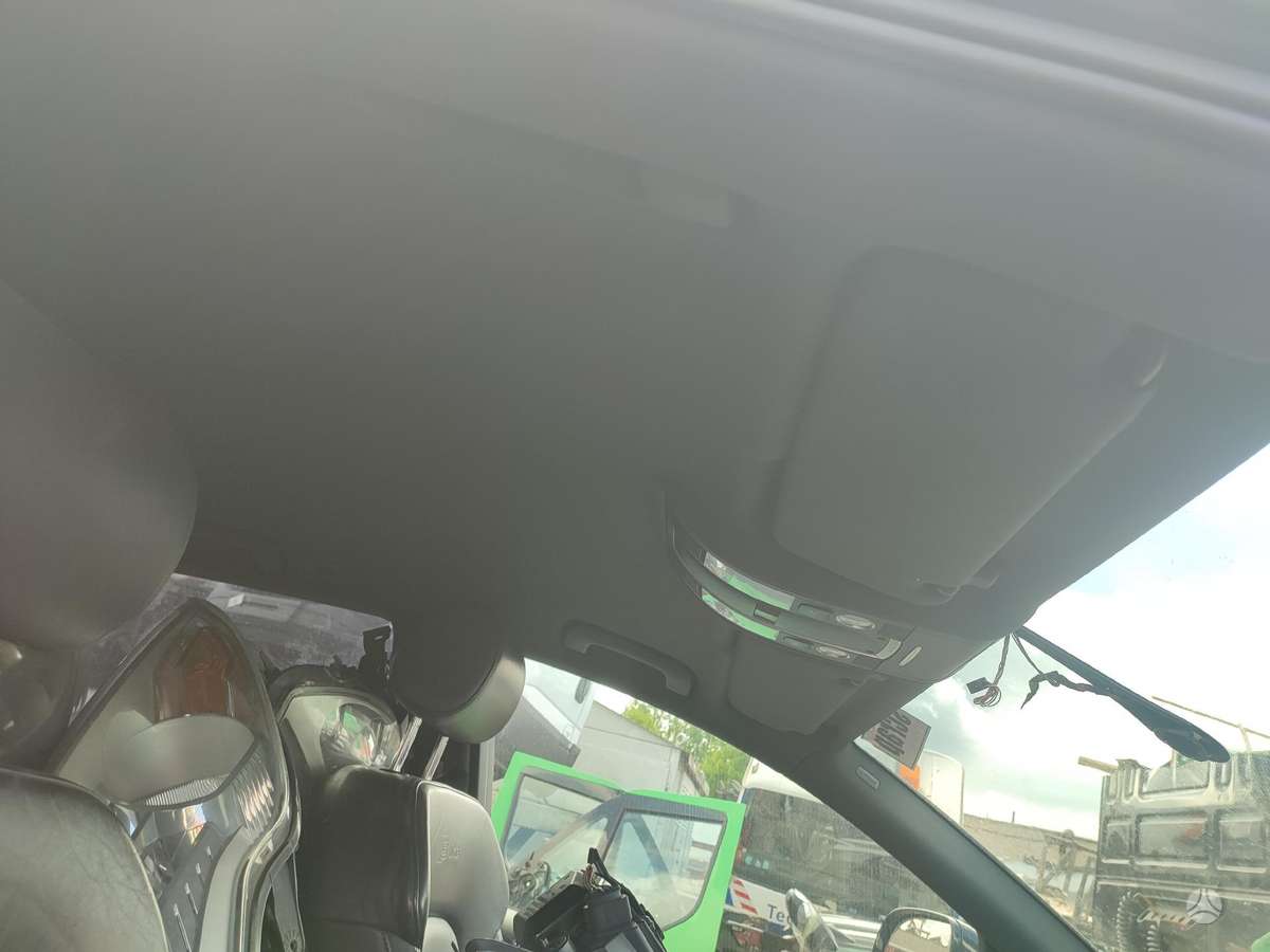 Audi Q7 dalimis