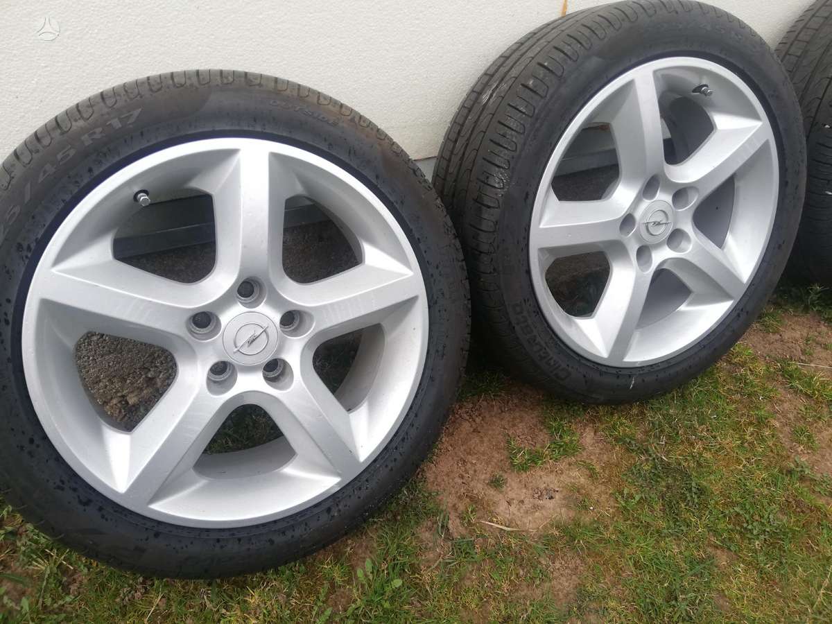 Opel Zafira Pr kapotas sparnai mėlyni ir sidabriniai žibintai pr papras