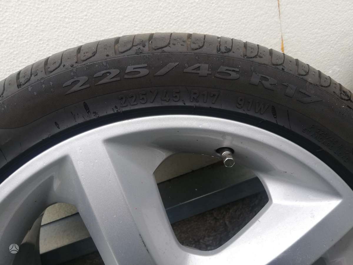 Opel Zafira Pr kapotas sparnai mėlyni ir sidabriniai žibintai pr papras