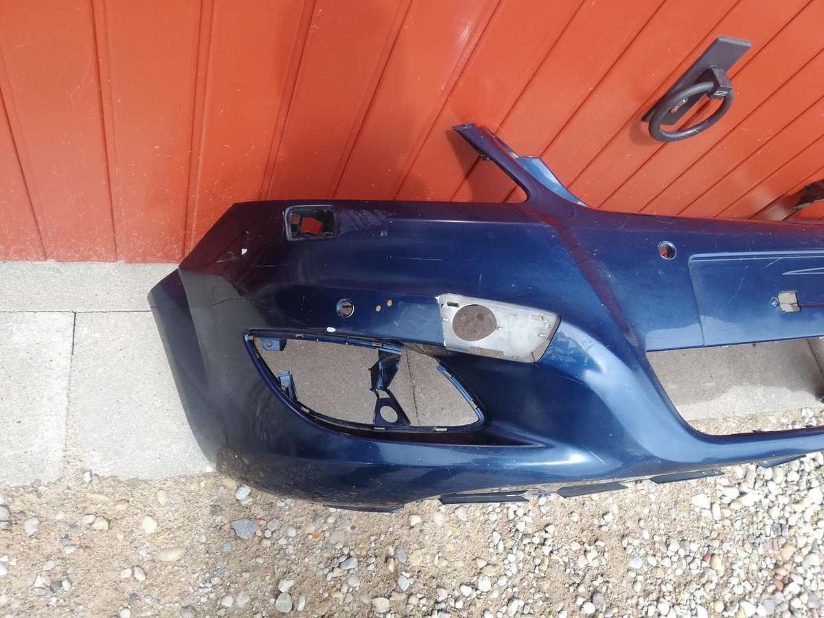Opel Zafira Pr kapotas sparnai mėlyni ir sidabriniai žibintai pr papras