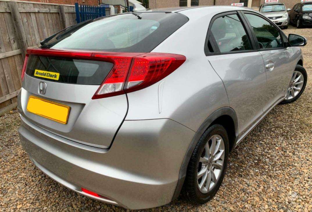 Honda Civic Visa info telefonu