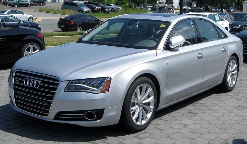 Audi A8 Visas auto dalimis