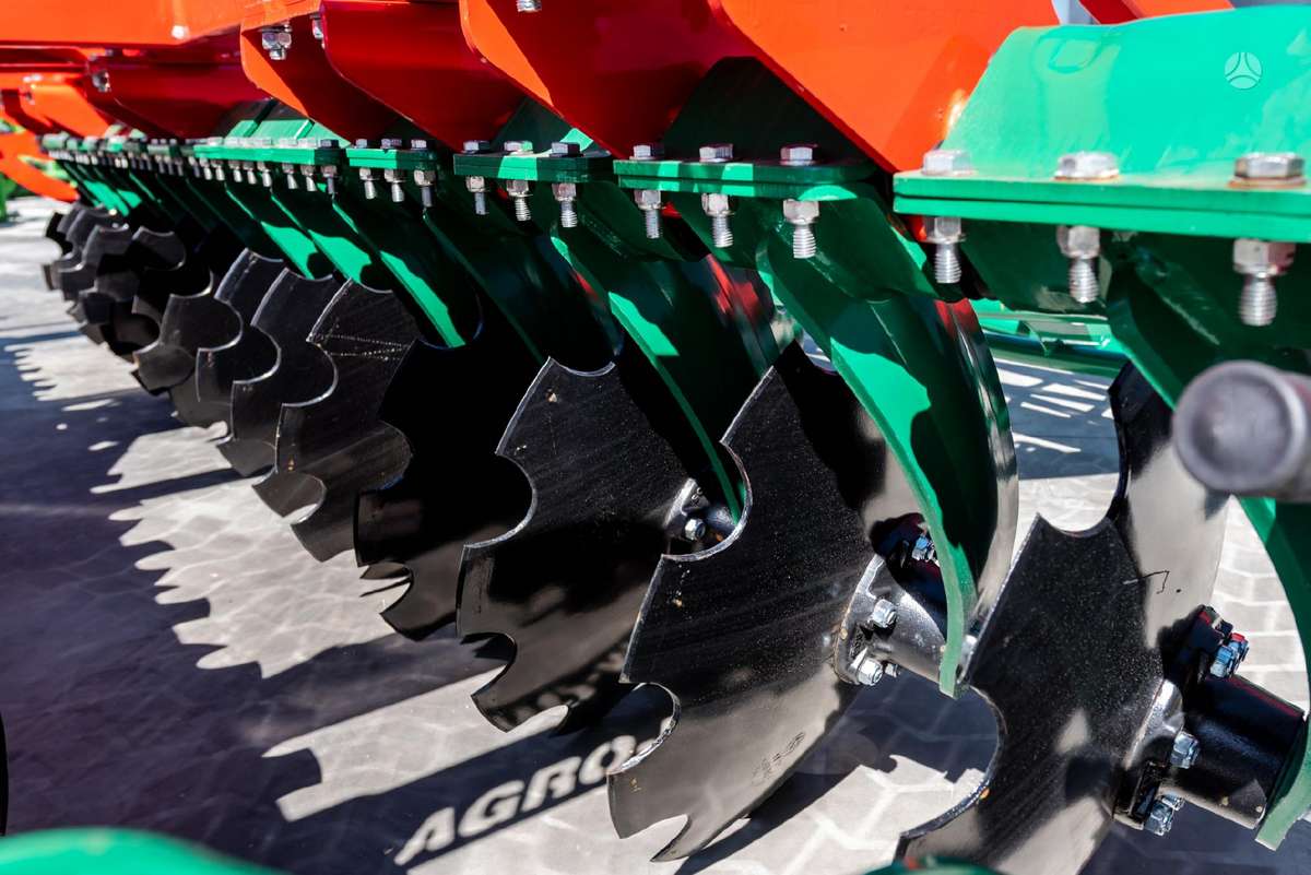 AGRO-MASZ BT40, скребки, скрубберы