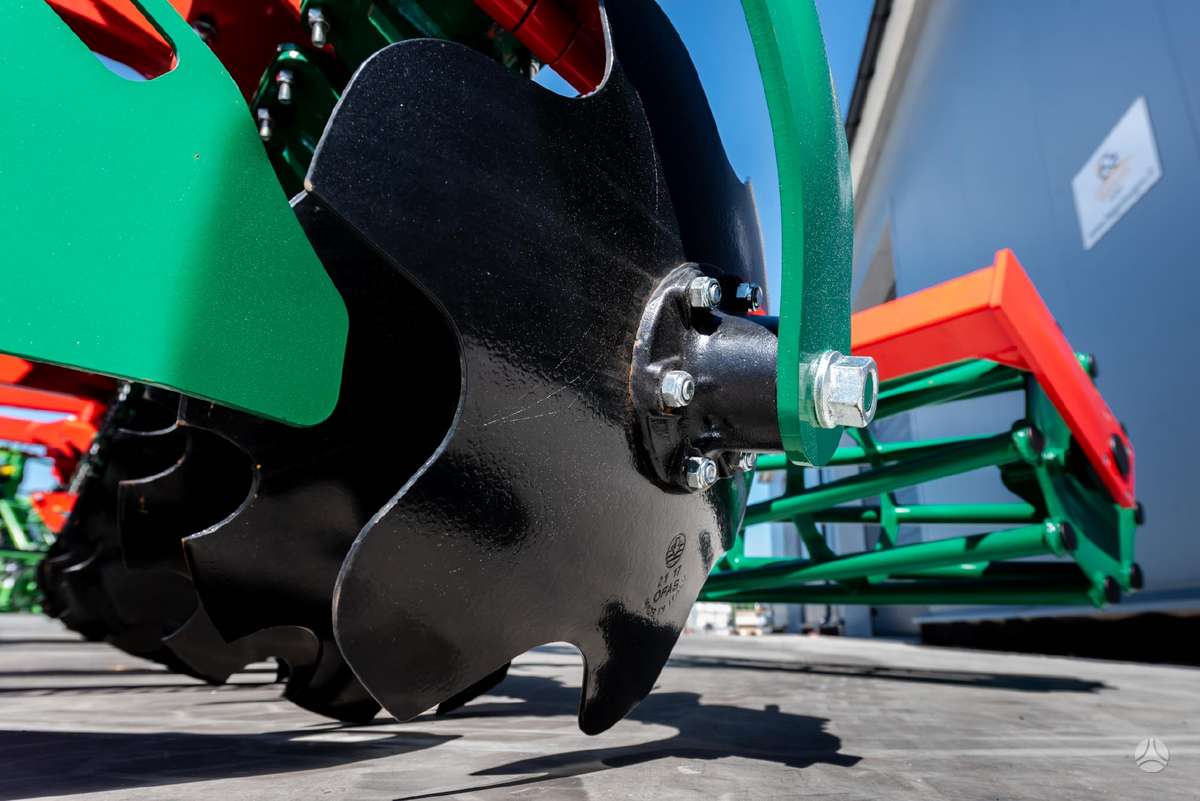 AGRO-MASZ BT40, scrapers, scrubbers