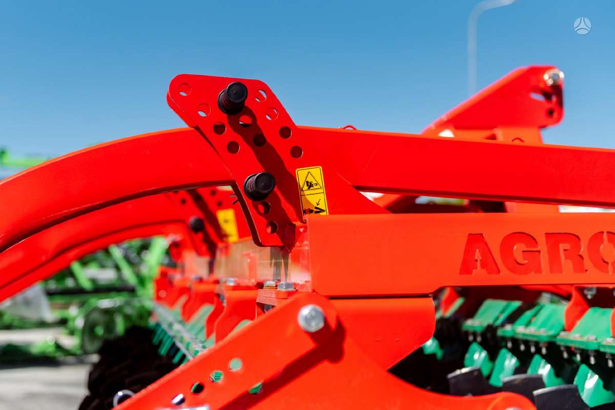 AGRO-MASZ BT40, скребки, скрубберы