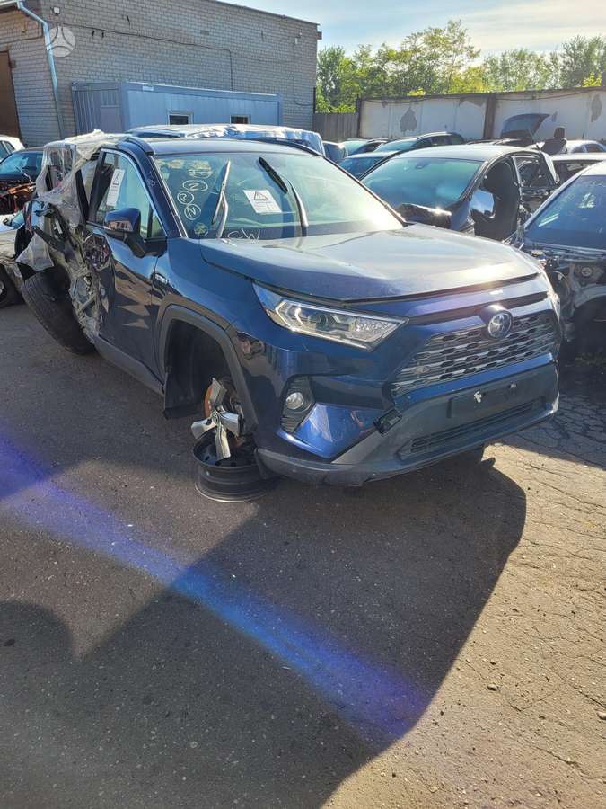 Toyota RAV4 по частям