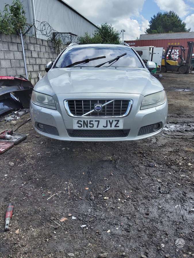 Volvo V70 по частям