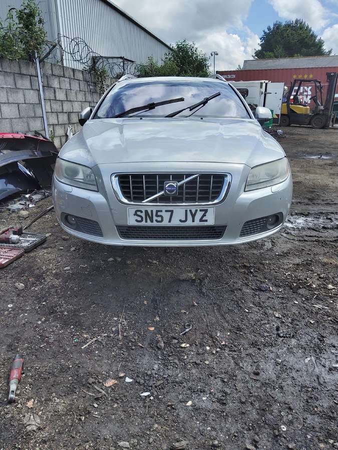 Volvo V70 rezerves daļās