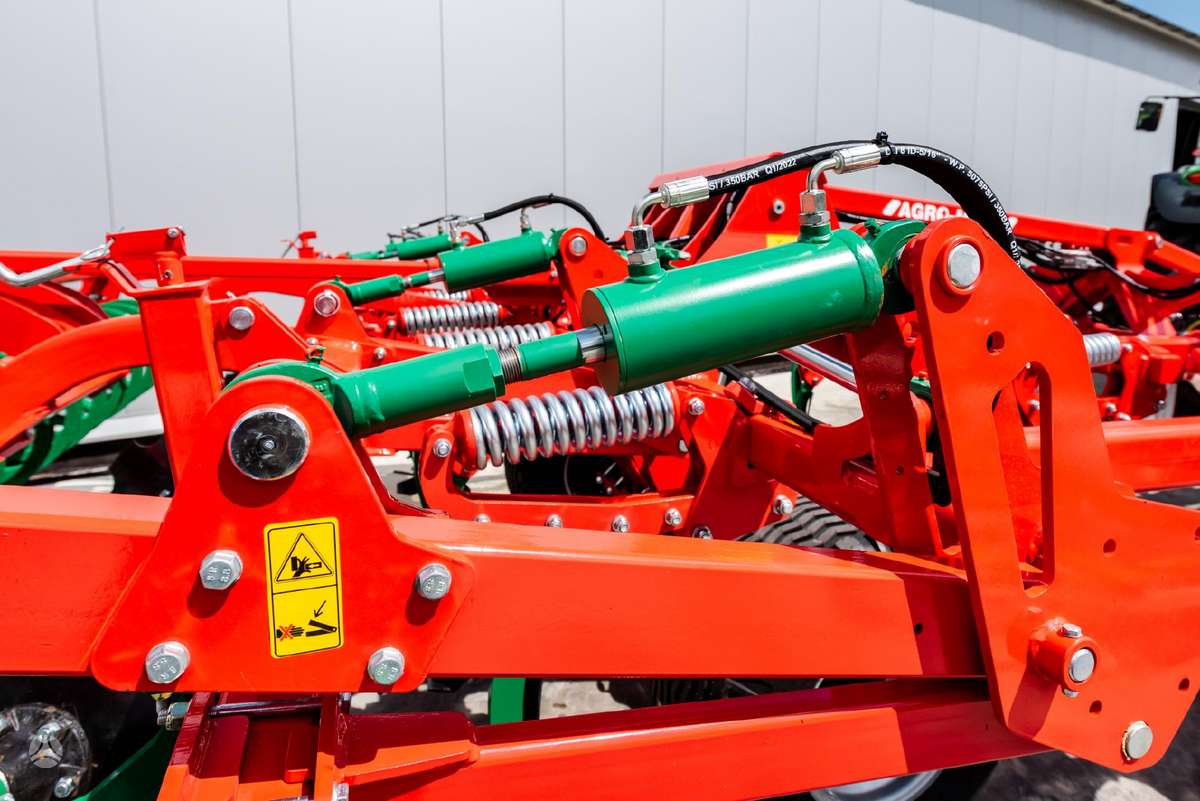 AGRO-MASZ Runner X4, scrapers, scrubbers