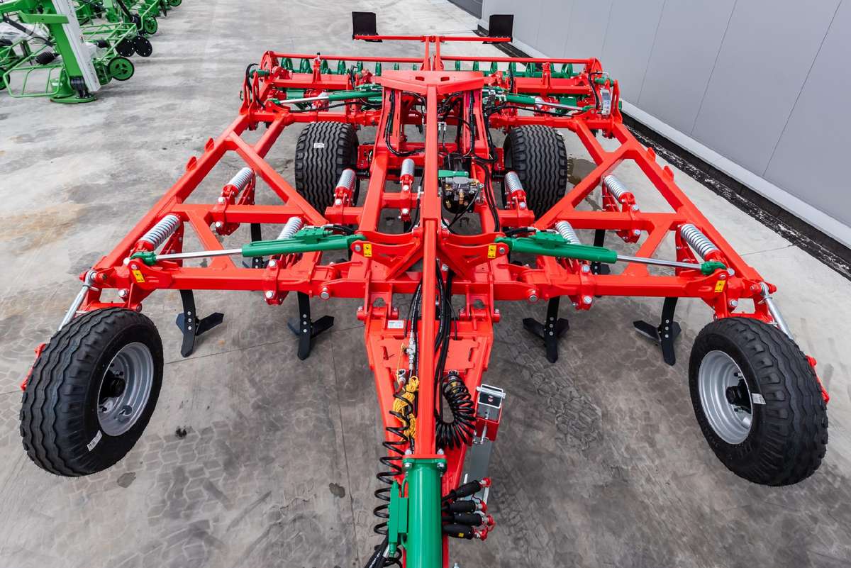 AGRO-MASZ Runner X4, скребки, скрубберы
