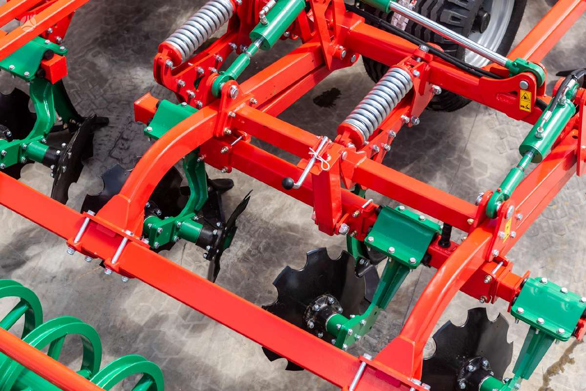 AGRO-MASZ Runner X4, scrapers, scrubbers