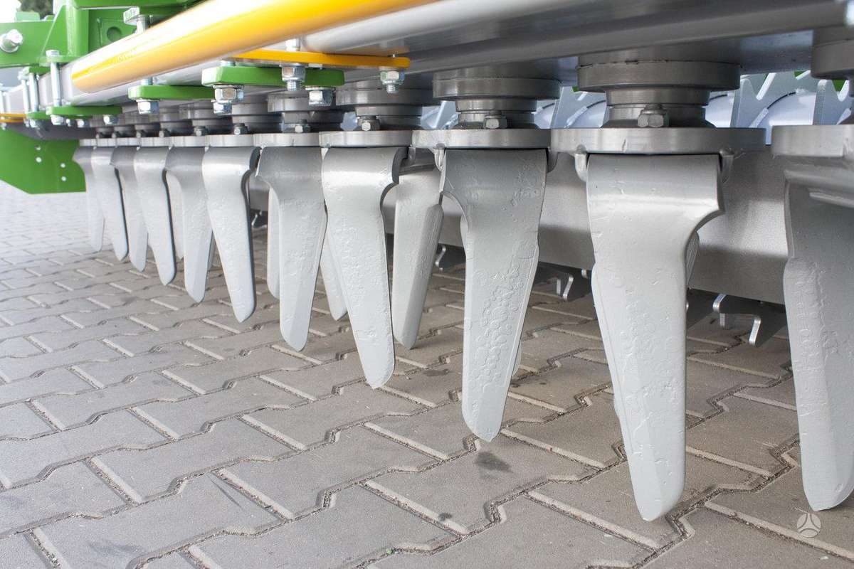 Bomet Vertikalios frezos, freza