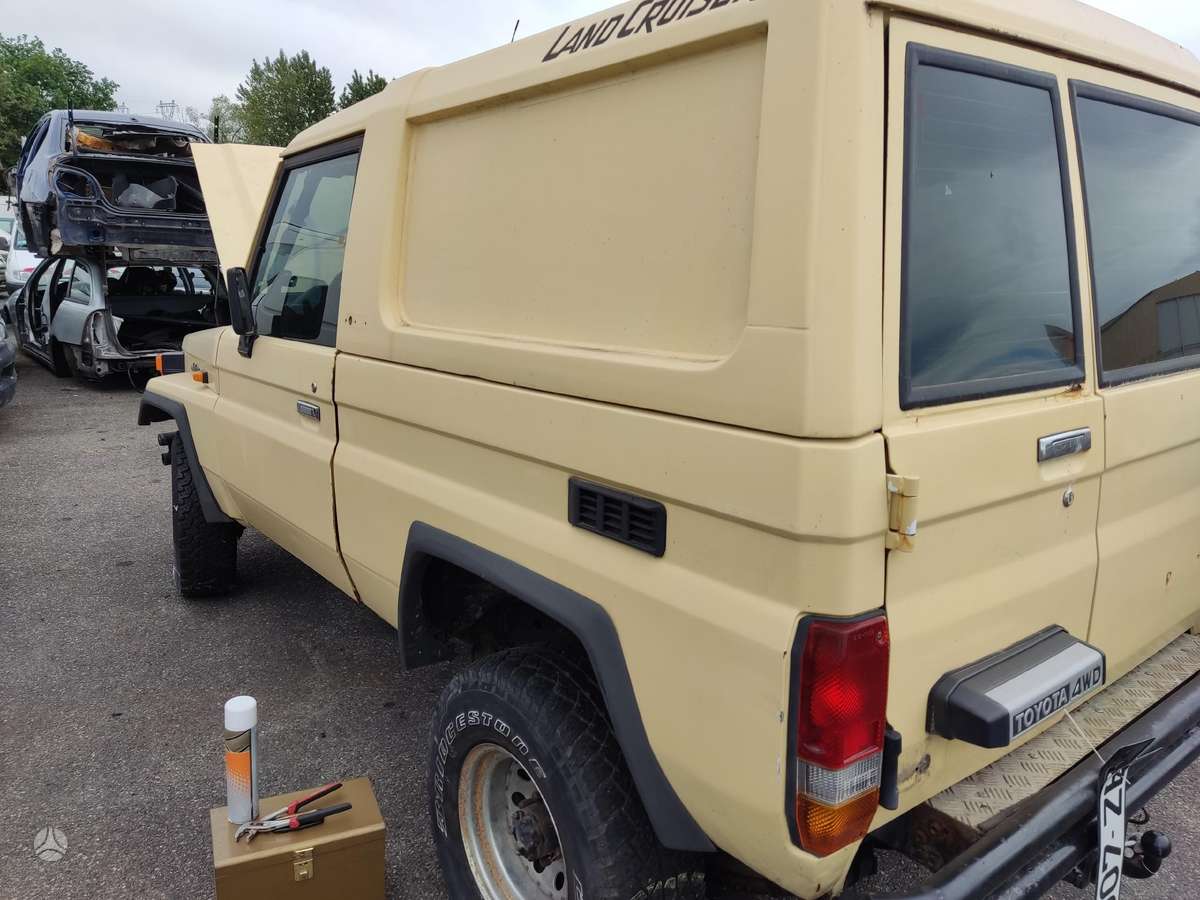 Toyota Land Cruiser