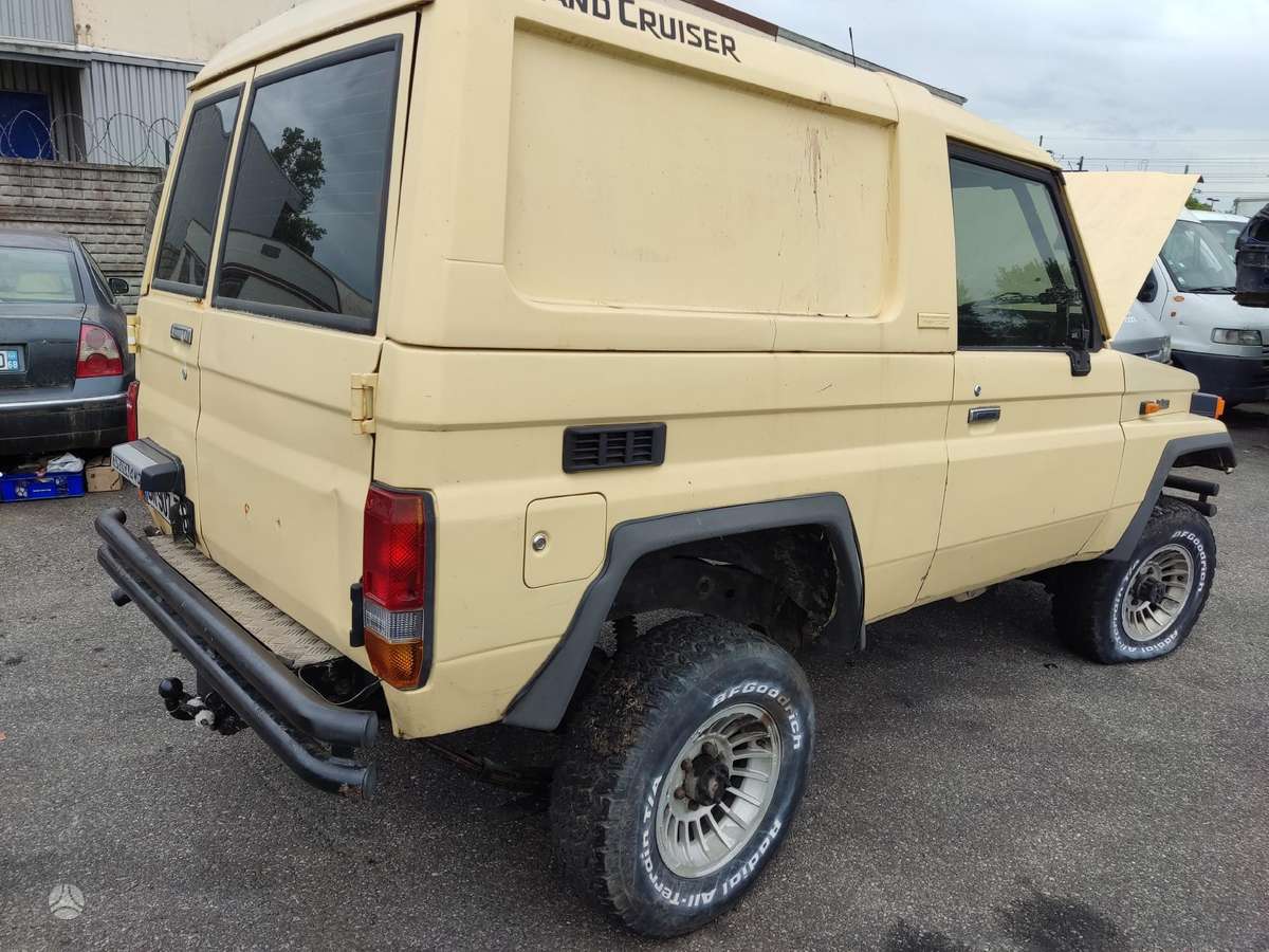 Toyota Land Cruiser