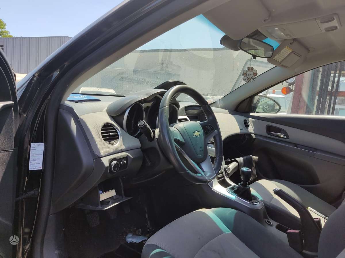 Chevrolet Cruze 37069885048