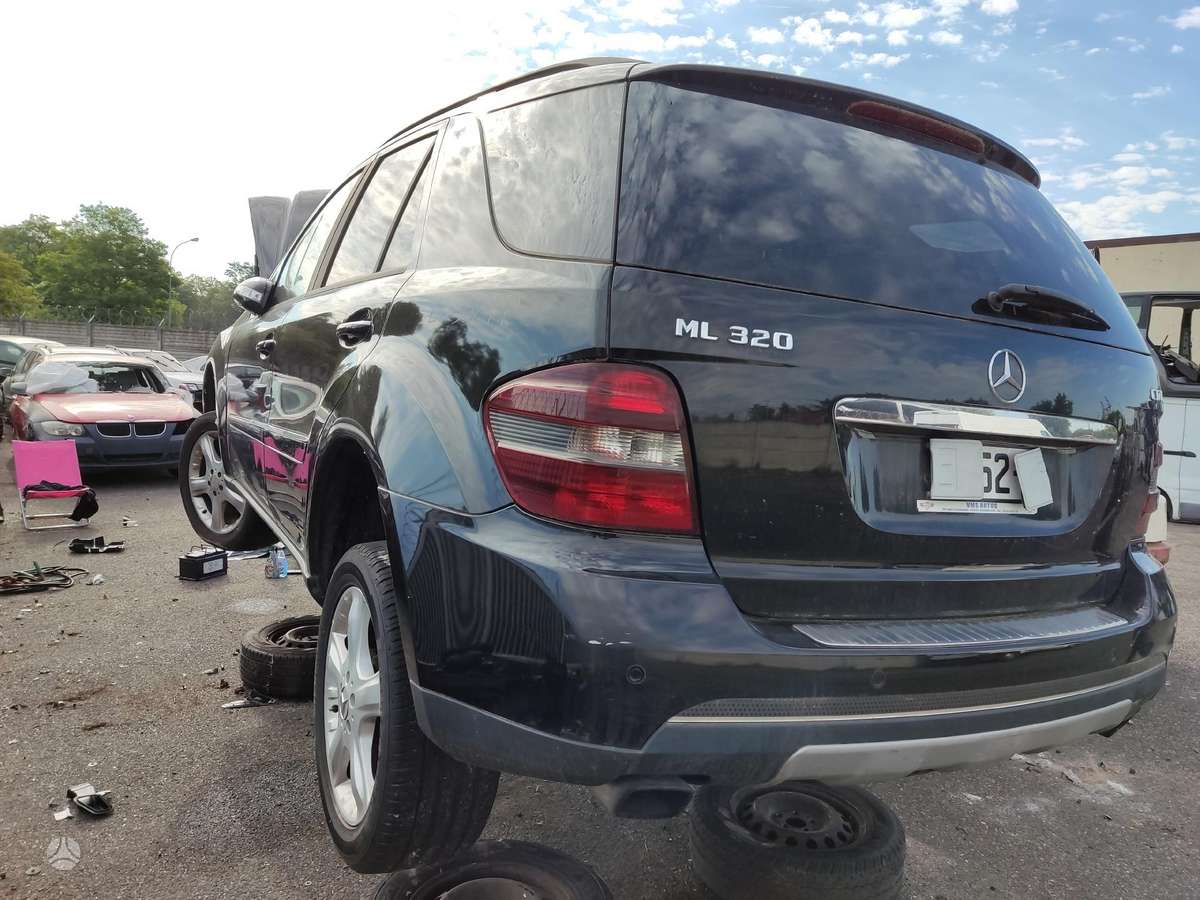 Mercedes-Benz ML klasė 37069885048