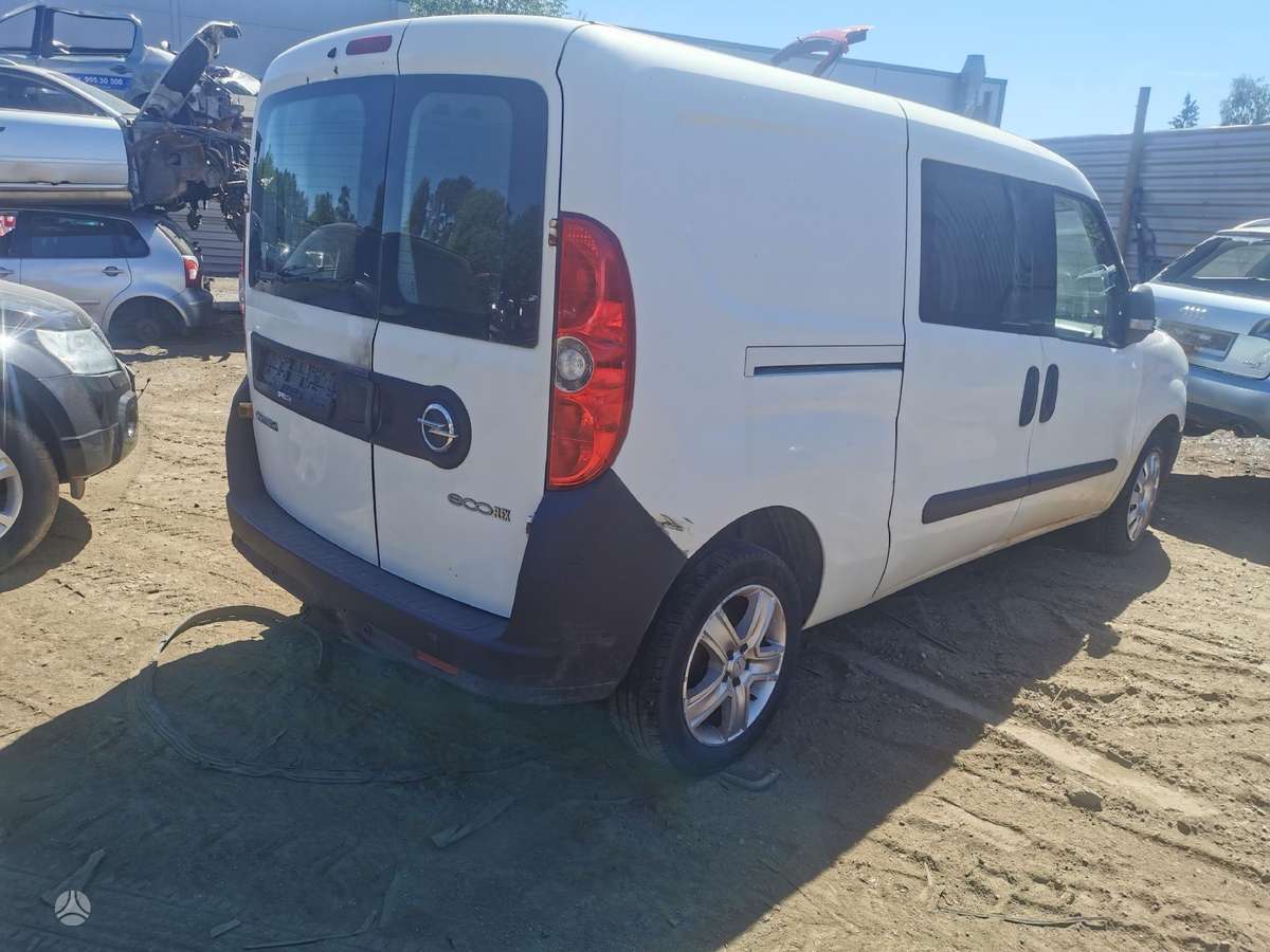Opel Combo dalimis