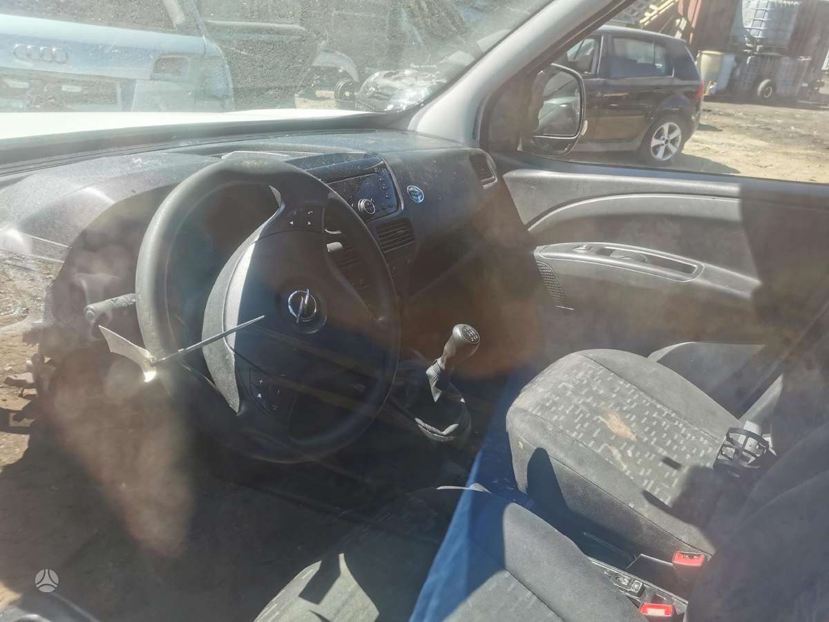 Opel Combo по частям