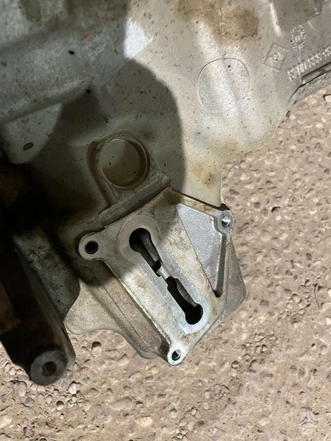 Nissan Navara, V9X, pistons, engine block