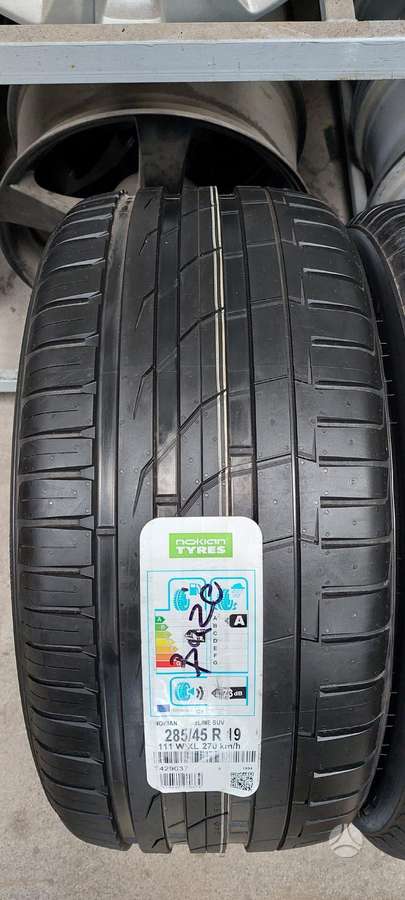 Nokian, summer 285/45 R19