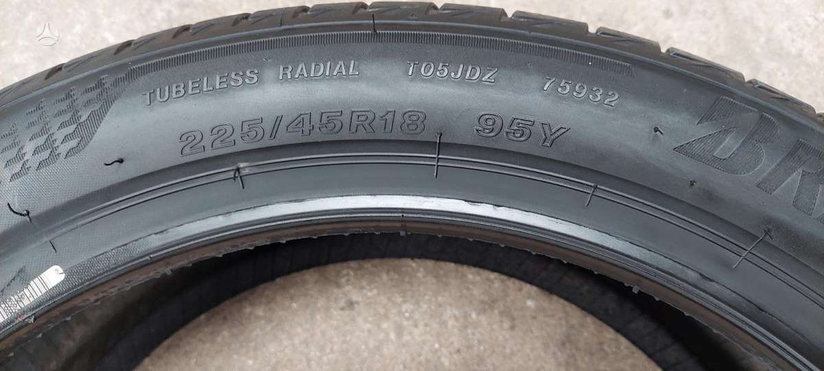 Bridgestone, летние 225/45 R18