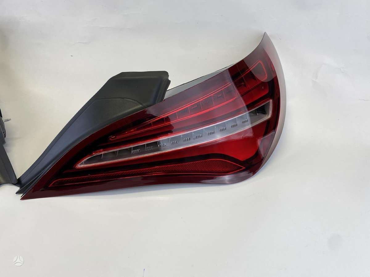 Mercedes-Benz CLA klasė lights