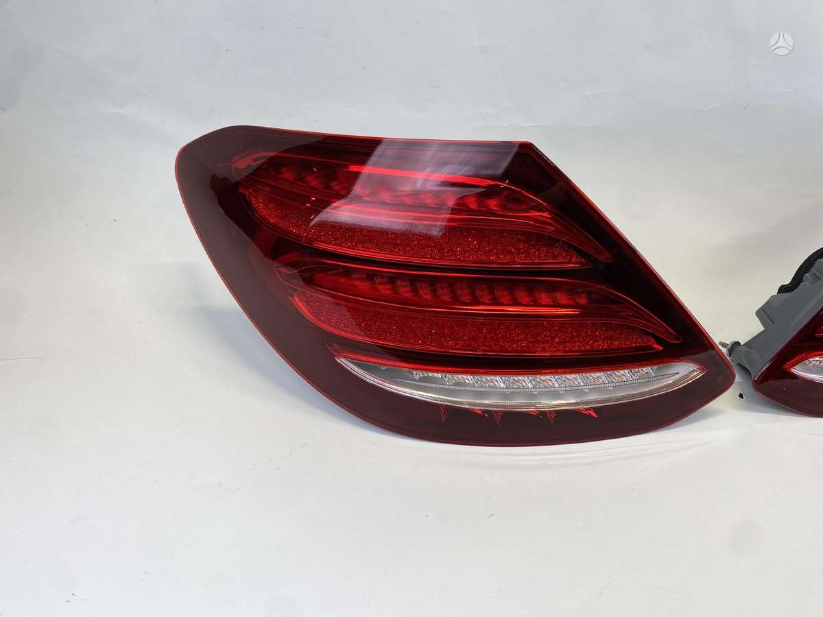Mercedes-Benz E klasė lights