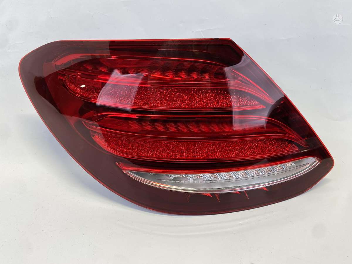Mercedes-Benz E klasė lights