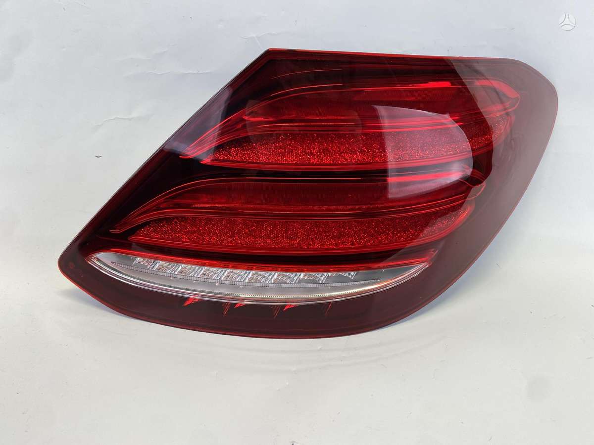 Mercedes-Benz E klasė lights
