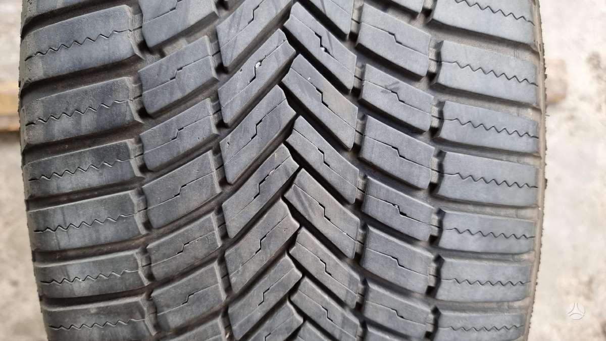 Bridgestone Weather Control A005, всесезонные 245/45 R20