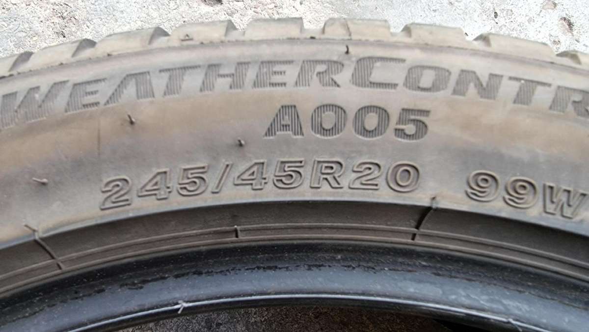 Bridgestone Weather Control A005, universalios 245/45 R20
