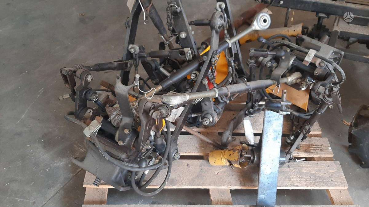 MTZ 320.4, kita