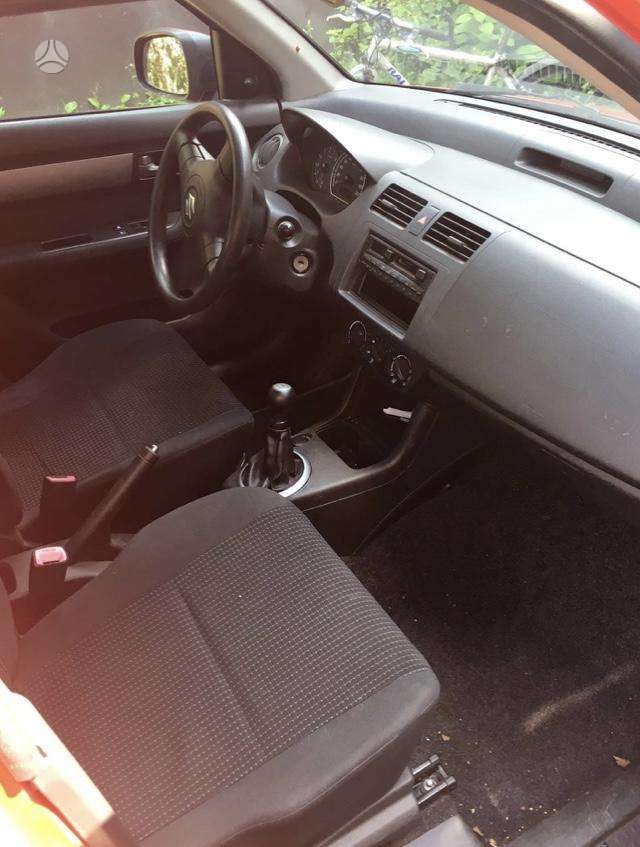 Suzuki Swift dalimis