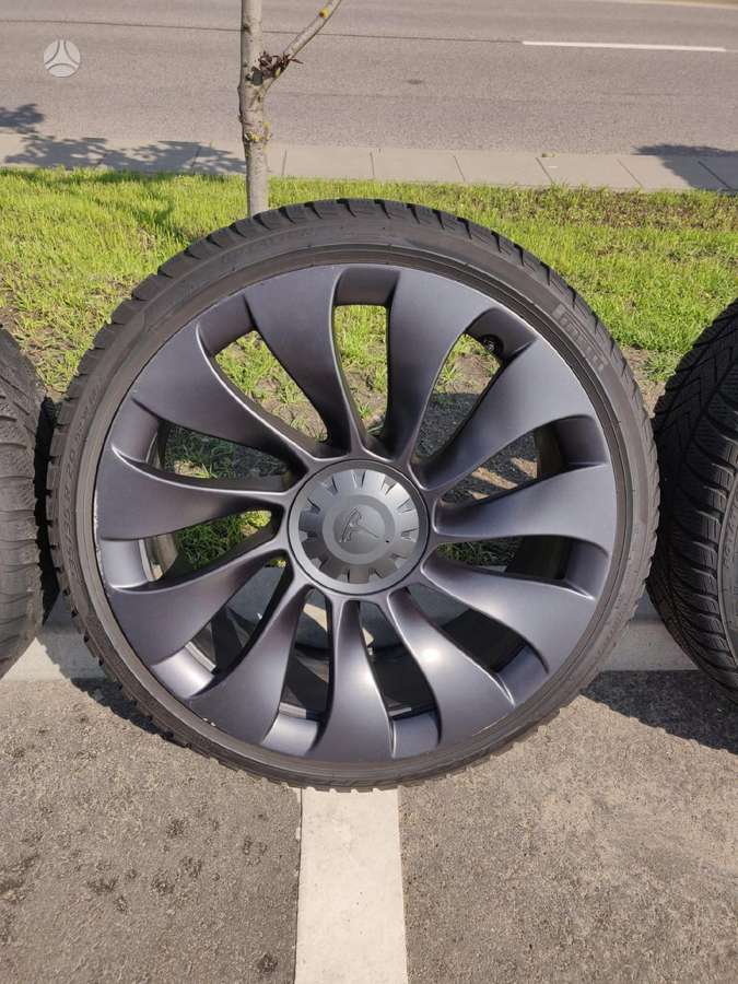 TESLA, lengvojo lydinio, R19