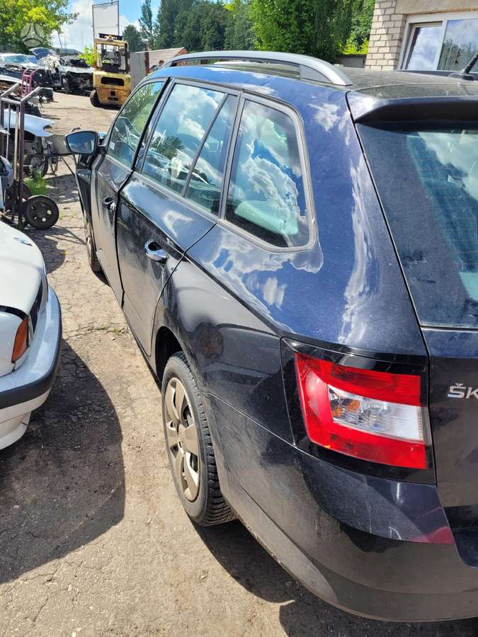 Skoda Fabia dalimis