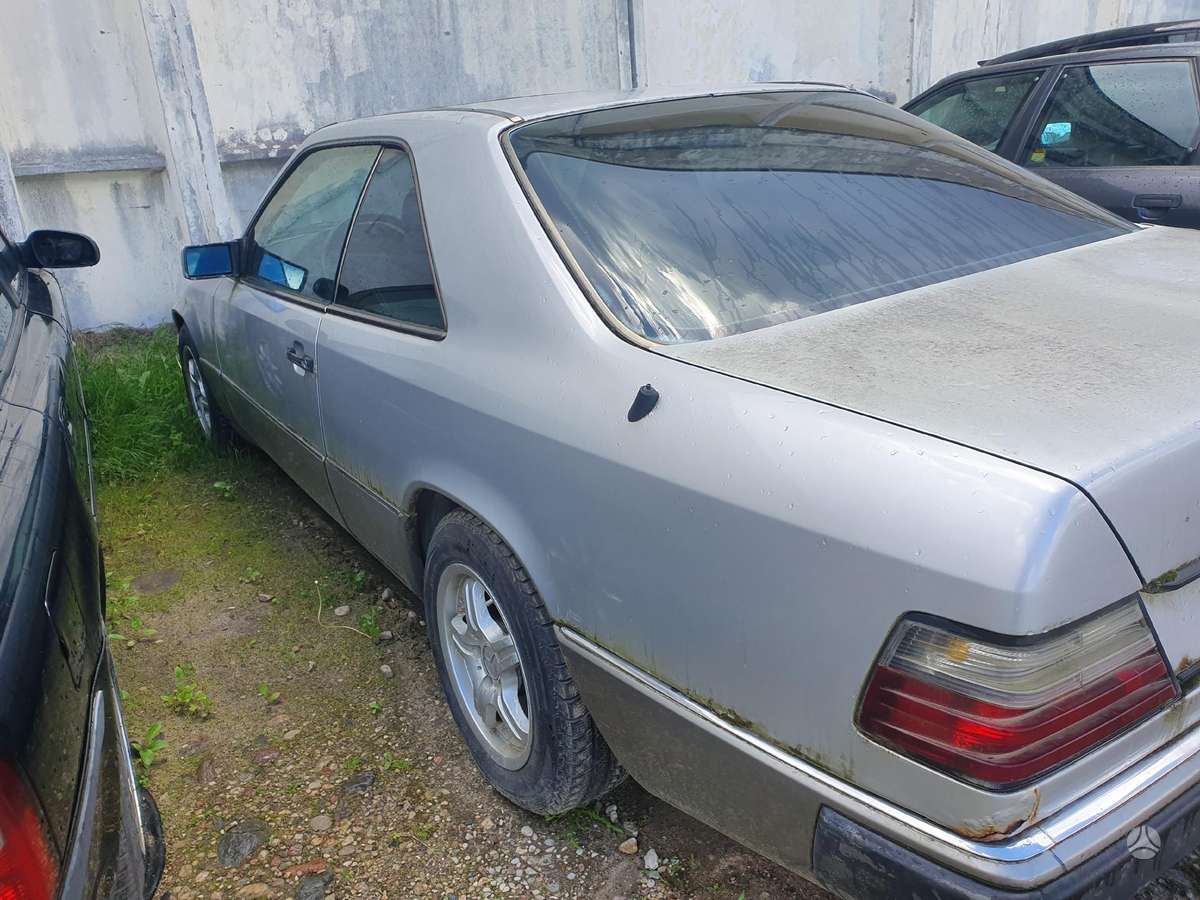 Mercedes-Benz W124