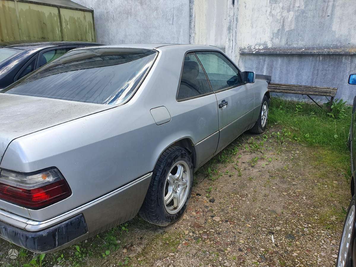Mercedes-Benz W124