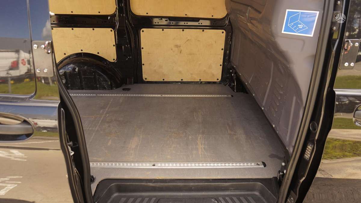 Mercedes-Benz Vito, cargo van