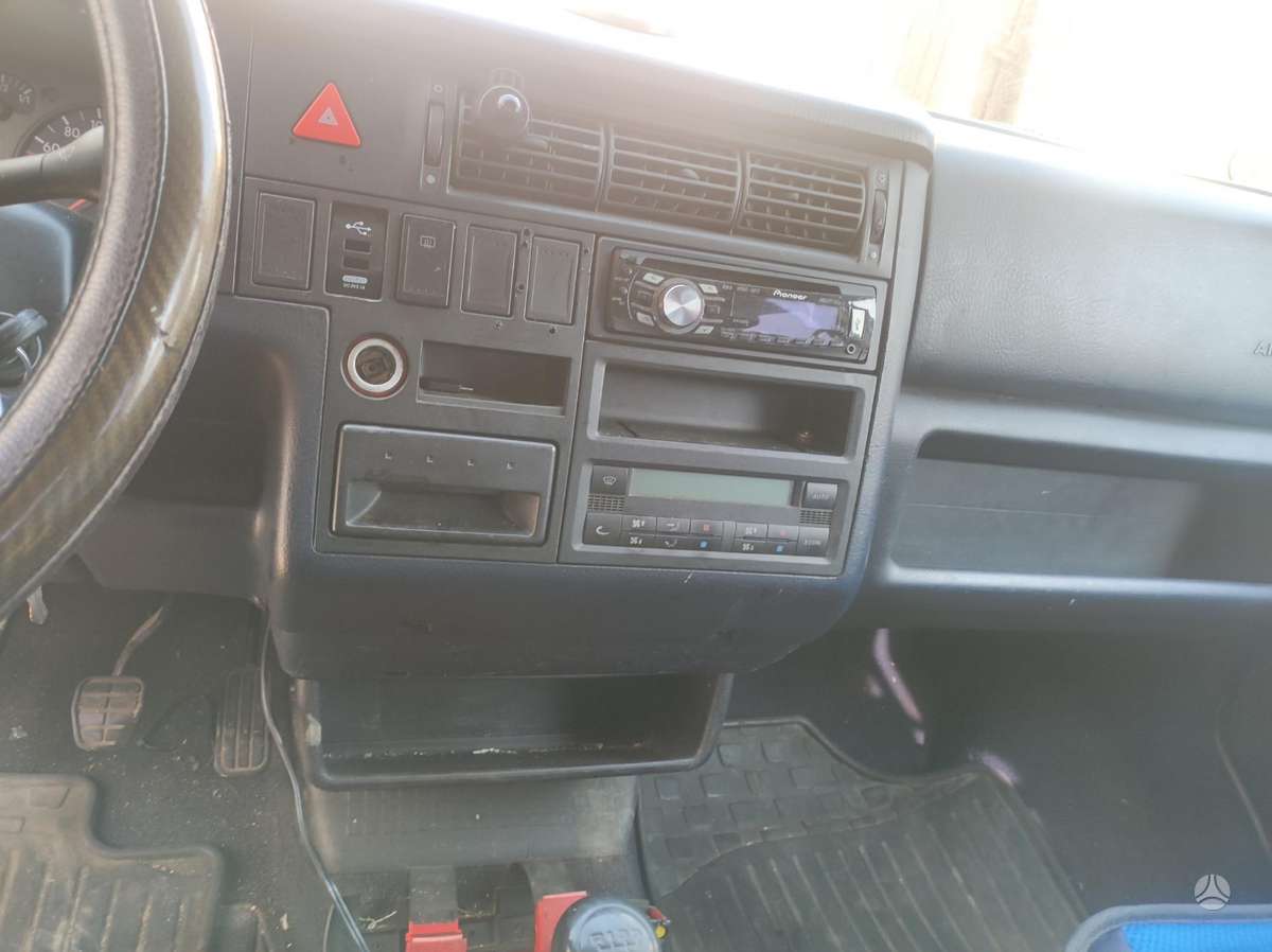Volkswagen Caravelle, passenger vans