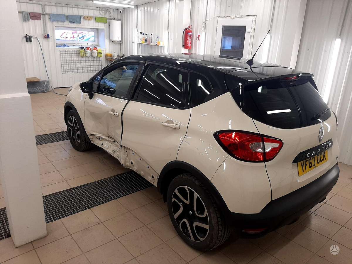 Renault Captur по частям