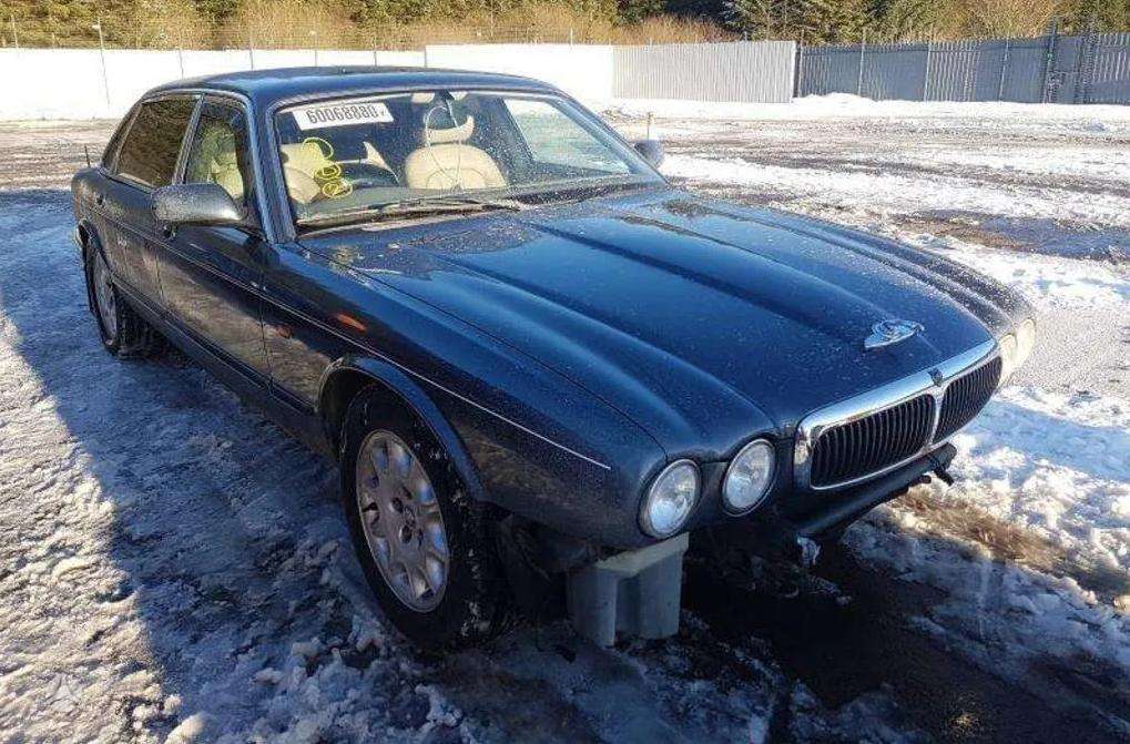 Jaguar XJ