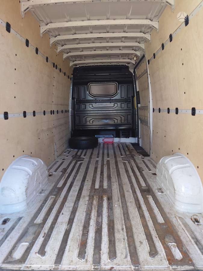 Volkswagen Crafter, cargo van